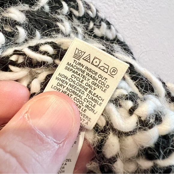 Victoria's Secret Women’s Wool Alpaca Blend Sweater Size Medium Knit Mock Neck - Picture 7 of 10